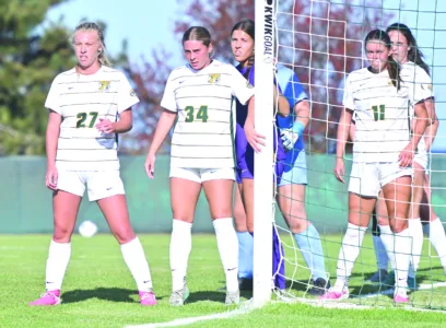 Wildcat women’s soccer not fazed by change of field